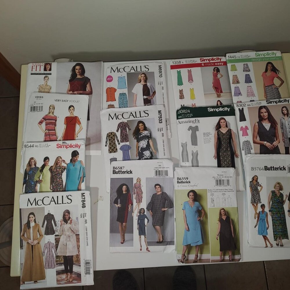 13 Uncut Sewing Patterns:2 Vogue, 5 Simplicity, 3 McCall's, 3 Butterick-Plus Sz